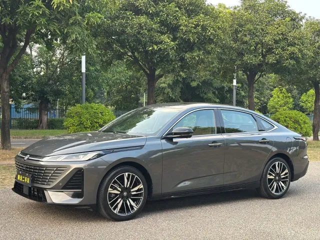 Фотография автомобиля — Changan Eado