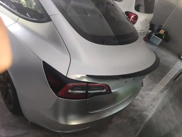 Tesla Model 3 — Фото автомобиля 5