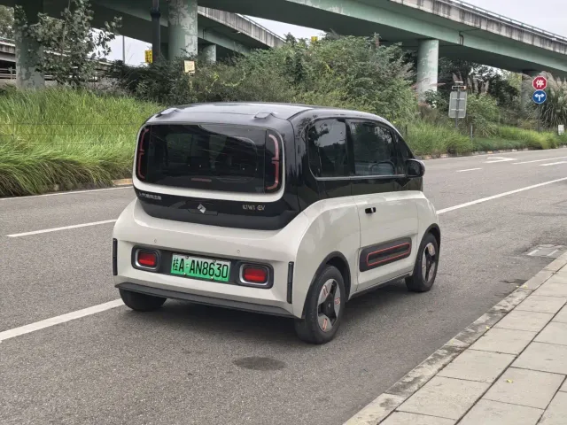 Baojun KiWi EV — Фото автомобиля 17