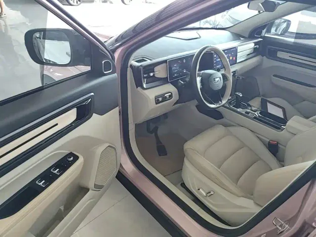 Geely ICON — Фото автомобиля 15