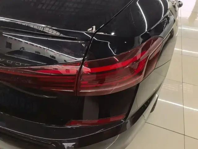 Volkswagen Passat — Фото автомобиля 7