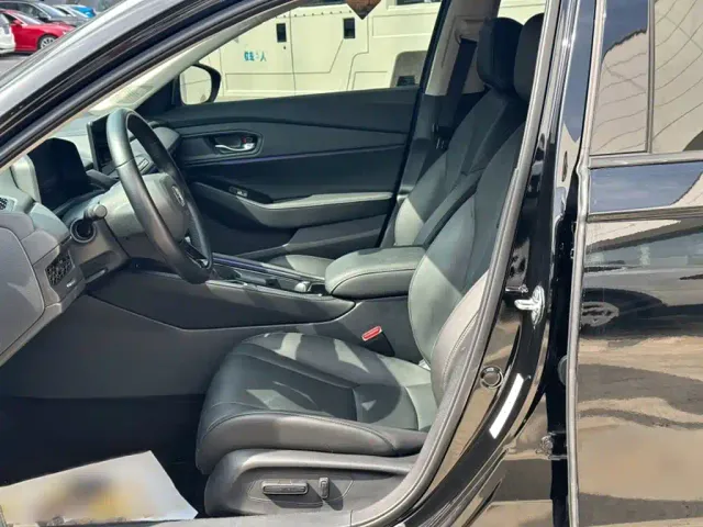 Honda Accord — Фото автомобиля 10