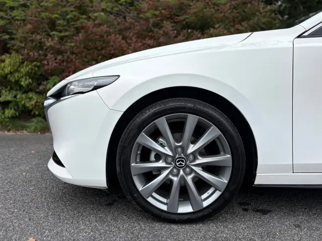 Mazda Axela — Фото автомобиля 14