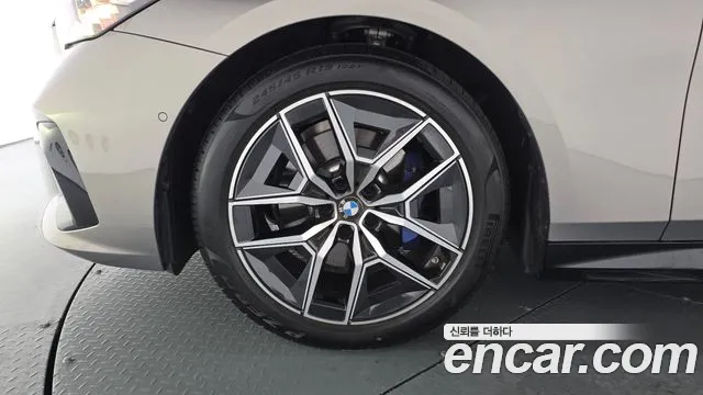 BMW 5-Series — Фото автомобиля 5