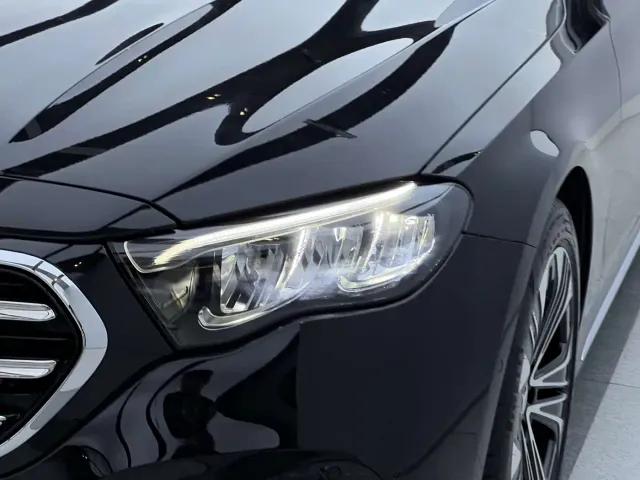 Mercedes-Benz E-Class — Фото автомобиля 5
