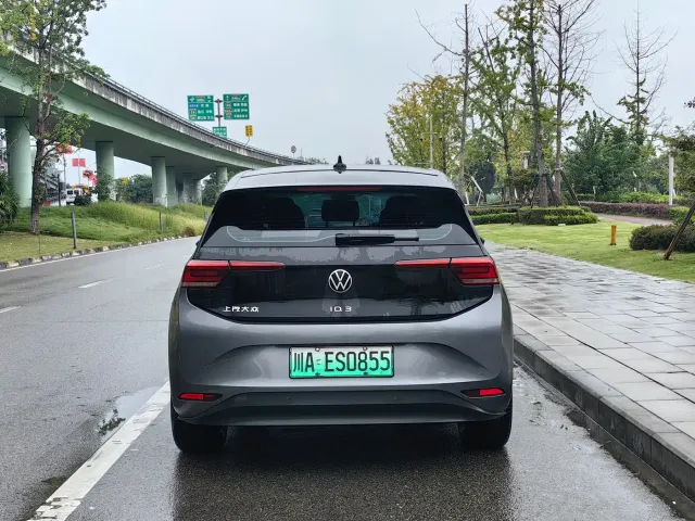 Volkswagen ID.3 — Фото автомобиля 6