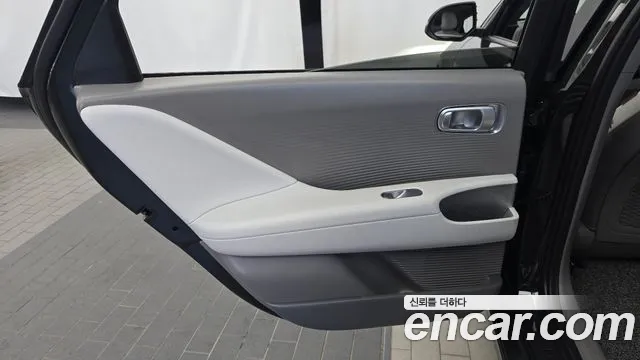 Hyundai Ioniq 6 — Фото автомобиля 14