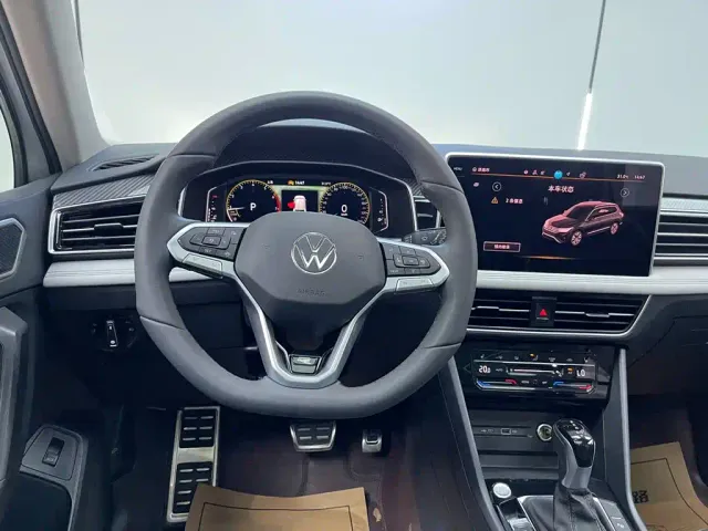 Volkswagen Tiguan L — Фото автомобиля 25