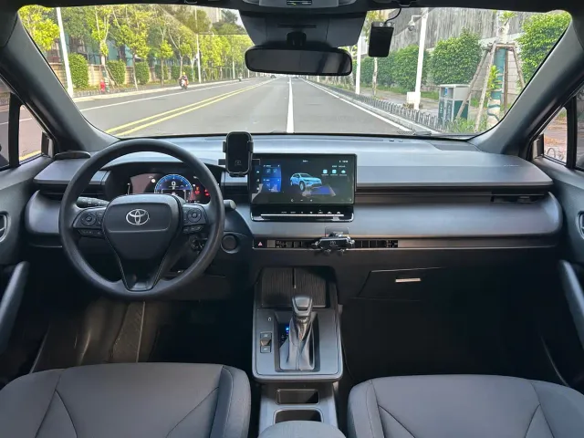 Toyota Corolla Cross — Фото автомобиля 5