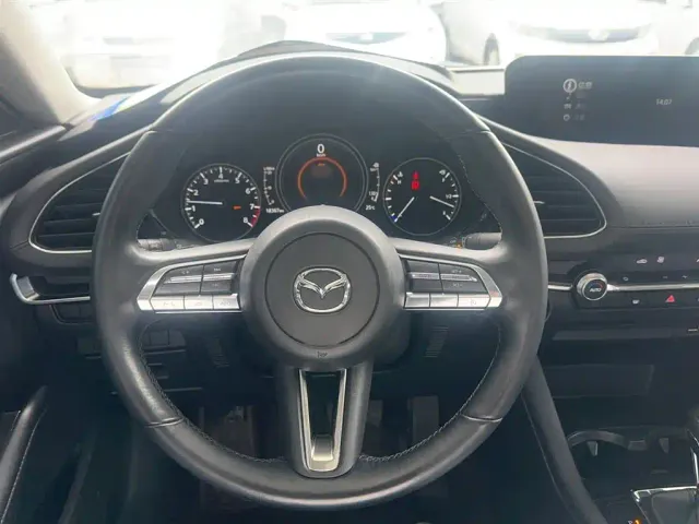 Mazda Axela — Фото автомобиля 2