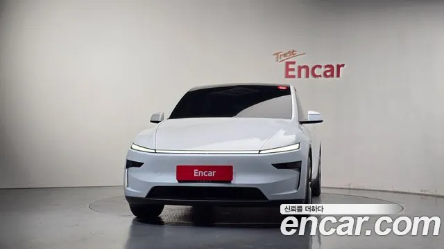 Tesla Model Y — Фото автомобиля 3