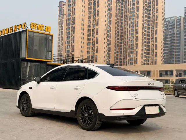 BYD Qin PLUS — Фото автомобиля 6