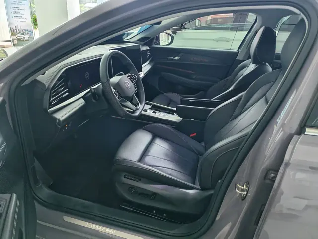 Volkswagen Passat — Фото автомобиля 3