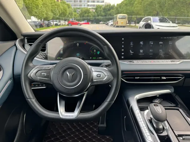 Voyah Auto VOYAH FREE 2021 2WD Standard Pure Electric Edition — Фото автомобиля 12