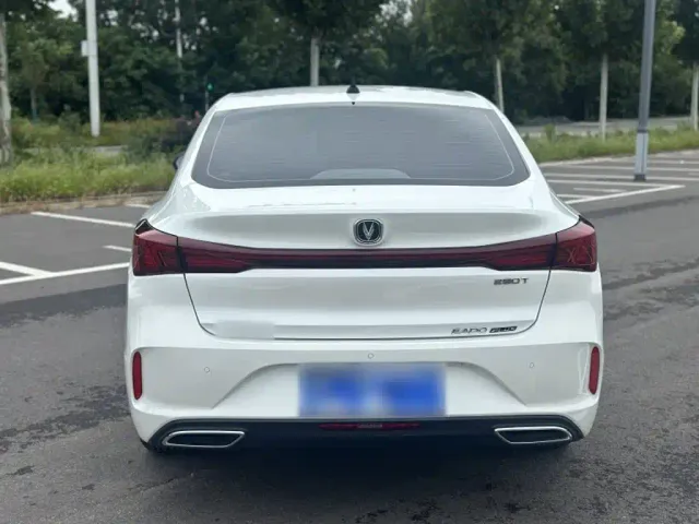 Changan Eado — Фото автомобиля 22
