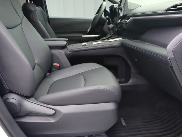 Toyota Granvia — Фото автомобиля 8