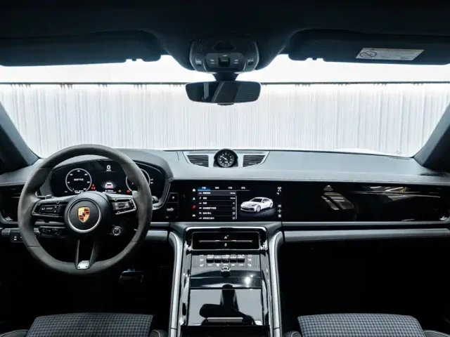 Porsche Panamera — Фото автомобиля 15