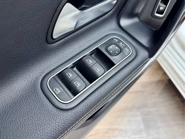 Mercedes-Benz A-Class — Фото автомобиля 11