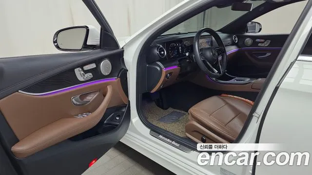 Mercedes-Benz E-Class — Фото автомобиля 10