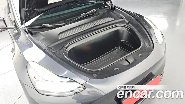 Tesla Model Y — Фото автомобиля 5