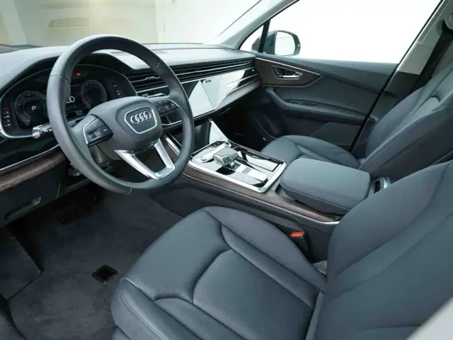 Audi Q7 — Фото автомобиля 9