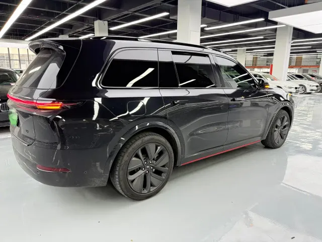 Li Auto L9 — Фото автомобиля 13