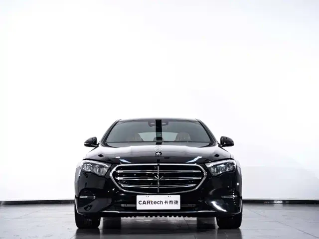 Mercedes-Benz E-Class — Фото автомобиля 4