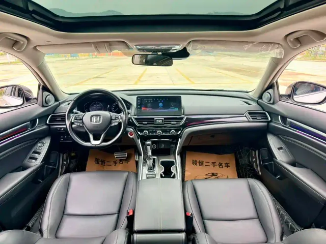 Honda Accord — Фото автомобиля 10