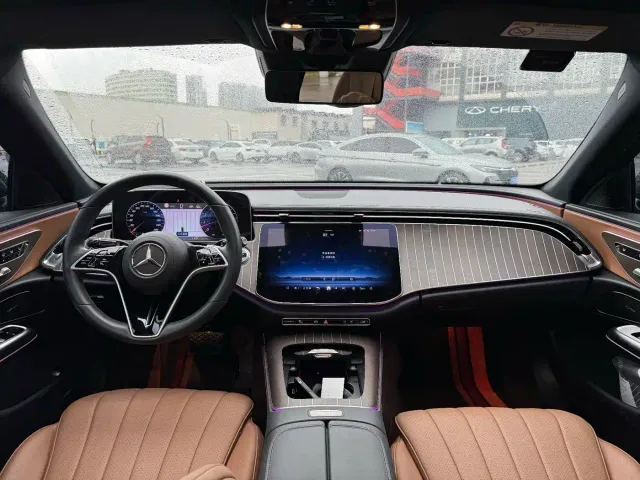 Mercedes-Benz E-Class — Фото автомобиля 14