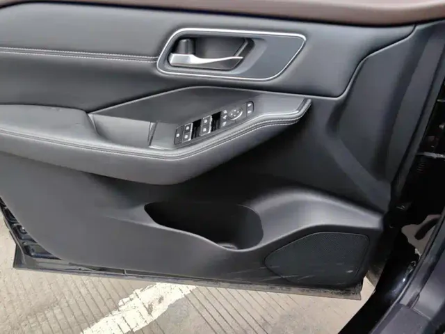 Nissan X-Trail — Фото автомобиля 7