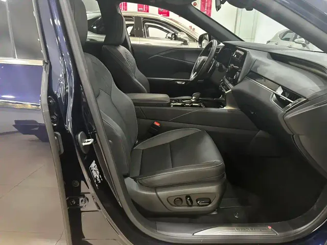 Lexus RX — Фото автомобиля 9