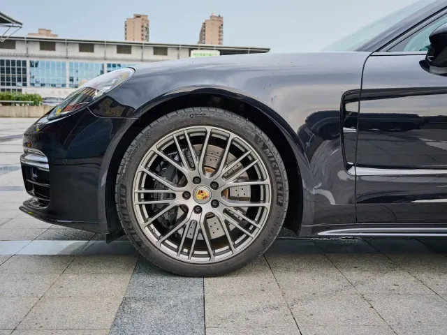 Porsche Panamera — Фото автомобиля 4