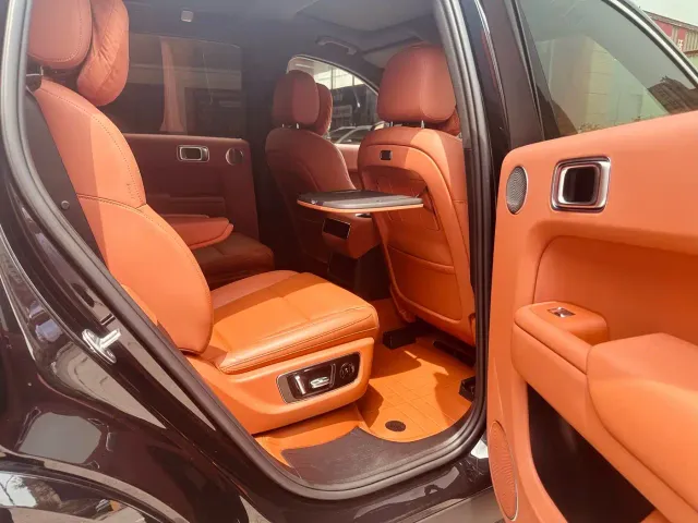 Li Auto L8 — Фото автомобиля 13