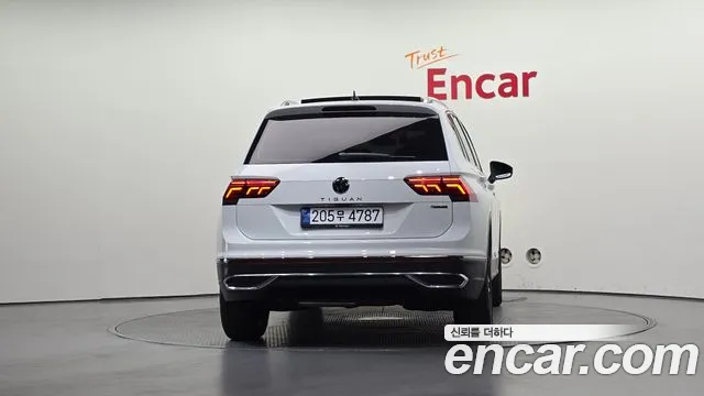 Volkswagen Tiguan Generation 2 — Фото автомобиля 4