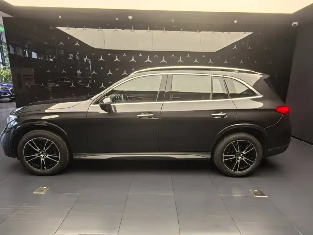 Mercedes-Benz Mercedes-Benz GLC 2025 Model Year GLC 260 L 4MATIC Luxury — Фото автомобиля 4