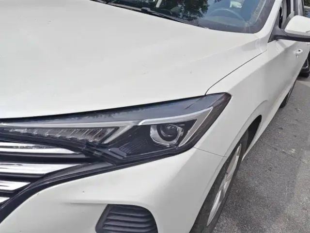 Changan Eado — Фото автомобиля 5