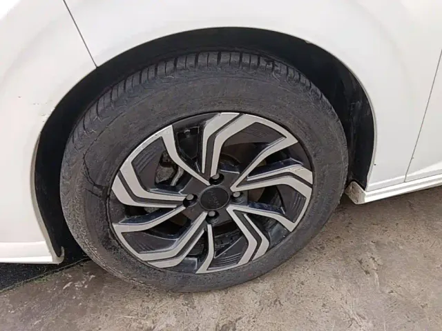 Dongfeng Yixuan — Фото автомобиля 22