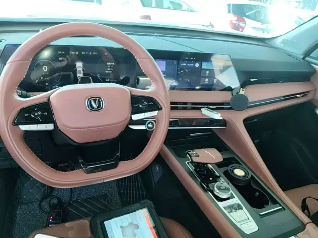 Changan CS75 Plus — Фото автомобиля 9