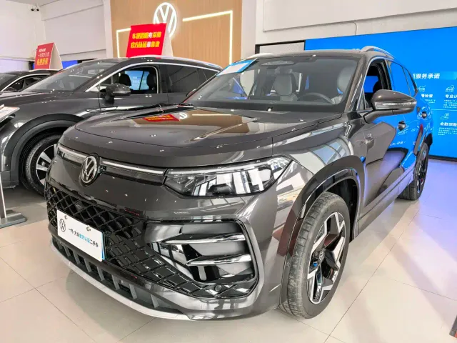 Фотография автомобиля — Volkswagen Tayron