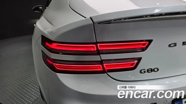 Genesis G80 Бензин 2.5 турбо AWD — Фото автомобиля 17