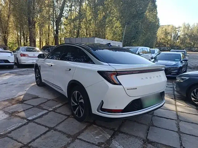 Arcfox Alpha S — Фото автомобиля 4