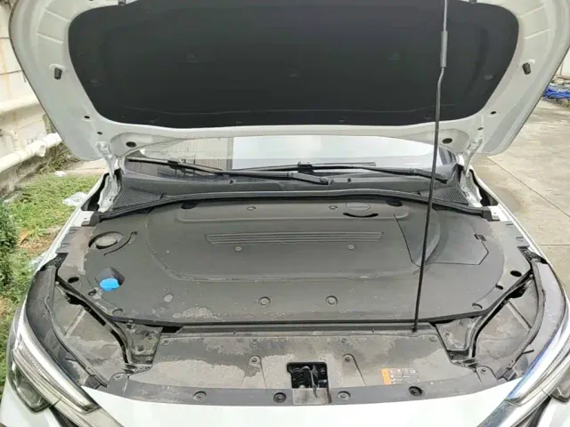 Roewe i6 MAX EV — Фото автомобиля 19