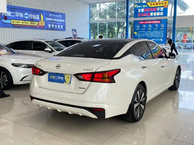 Nissan Teana — Фото автомобиля 12