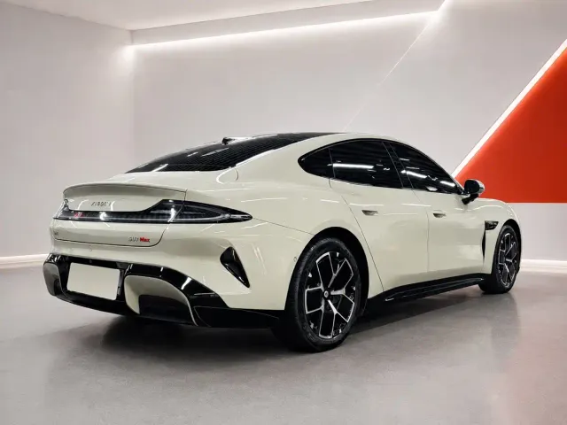 Xiaomi SU7 — Фото автомобиля 6