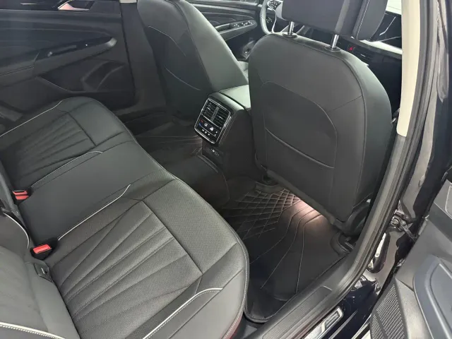 Volkswagen Passat — Фото автомобиля 8