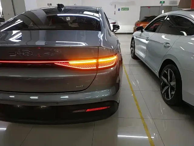 BYD Seal 05 DM-i — Фото автомобиля 7