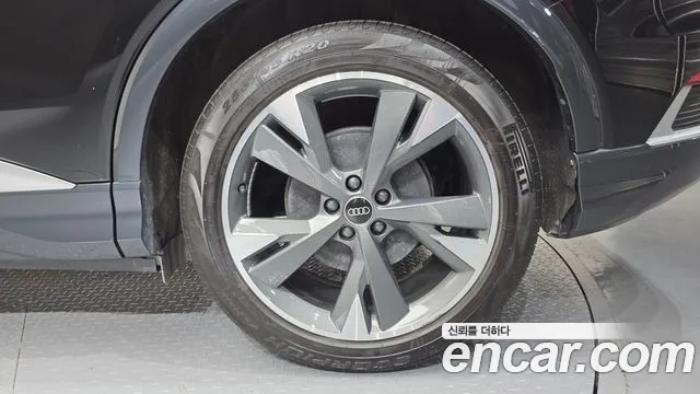 Audi Q4 e-tron — Фото автомобиля 21
