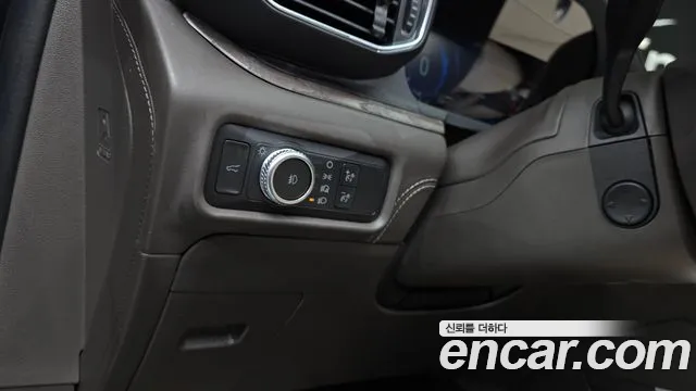 Ford Explorer Explorer 6 поколение 3.0 Platinum 4WD — Фото автомобиля 14