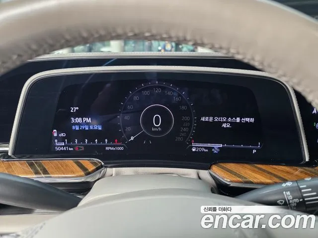 Cadillac Escalade Generation 5 — Фото автомобиля 8