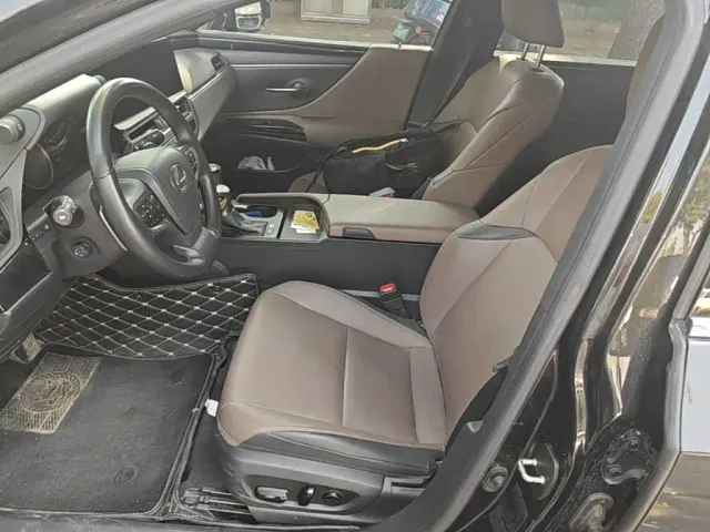 Lexus ES — Фото автомобиля 14